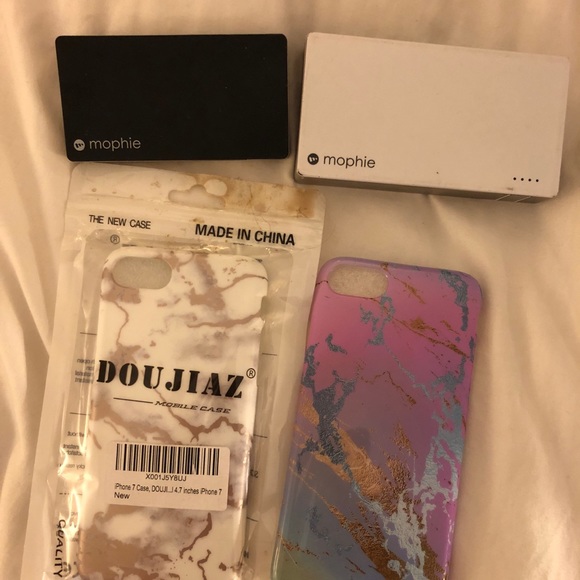 iPhone 7 marble cases/ mophie portable chargers - Picture 1 of 4